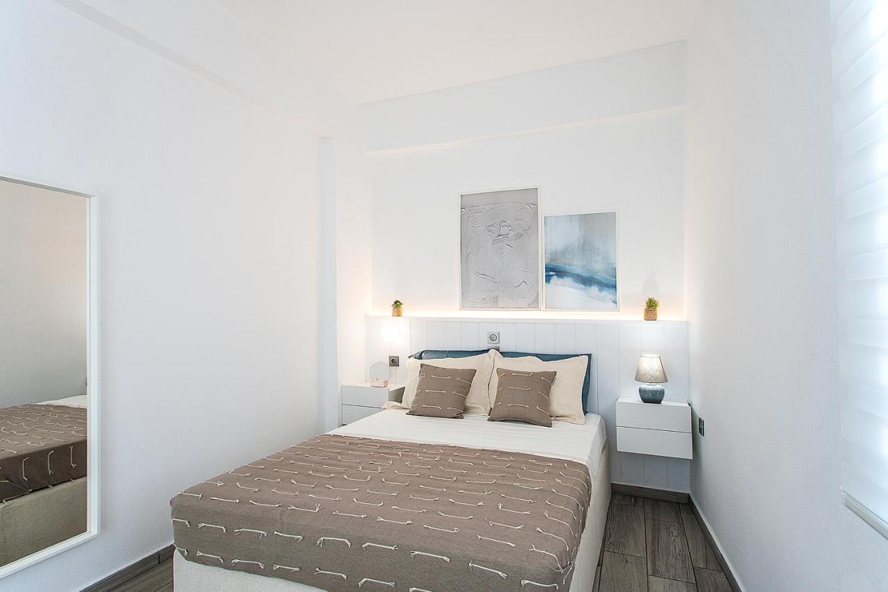 Capolavoro, Boutique Apartment With Unique Rooftop Скиатос Экстерьер фото