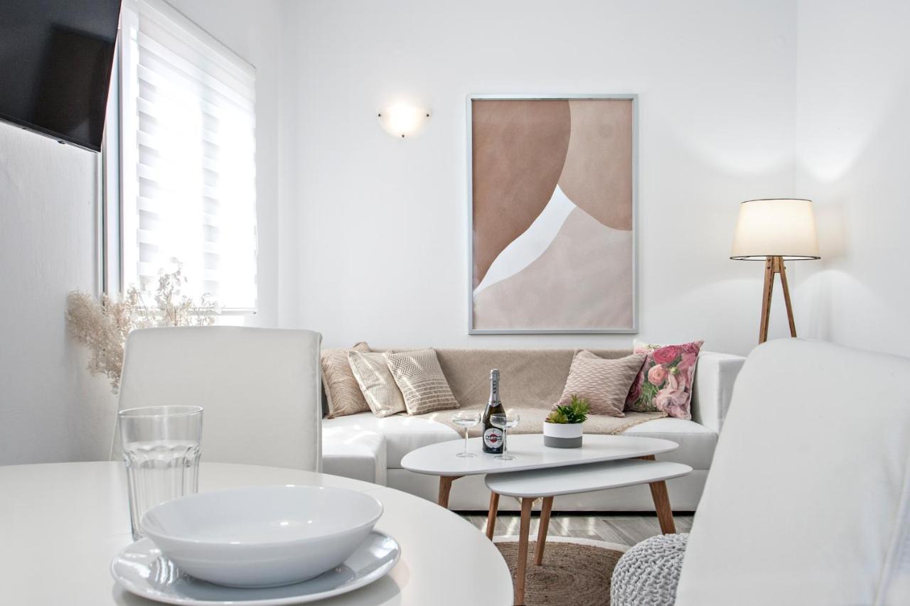 Capolavoro, Boutique Apartment With Unique Rooftop Скиатос Экстерьер фото