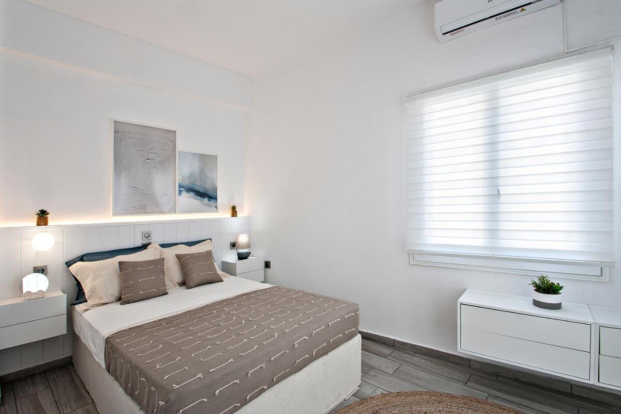Capolavoro, Boutique Apartment With Unique Rooftop Скиатос Экстерьер фото