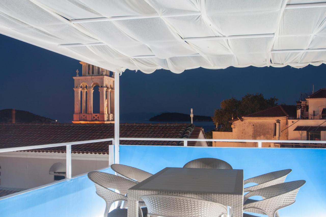 Capolavoro, Boutique Apartment With Unique Rooftop Скиатос Экстерьер фото